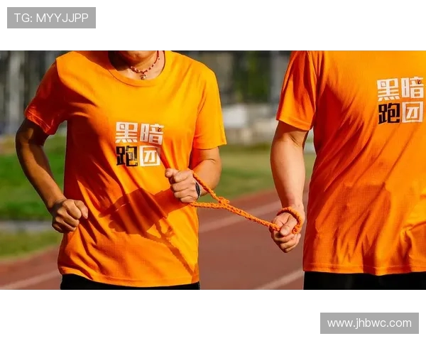 雨幕中绳牵追光:视障跑者与陪跑员的无畏训练